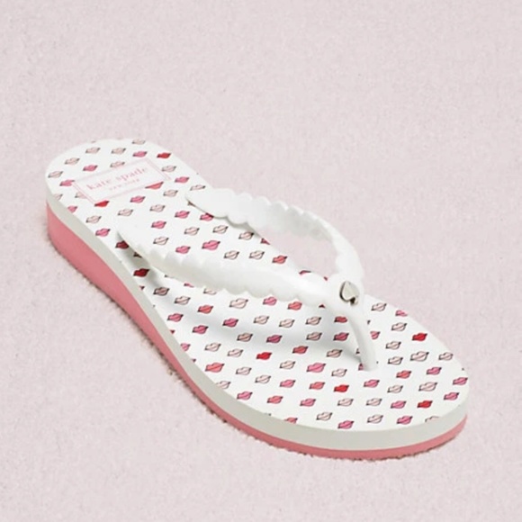 kate spade Malta Wedge Flip Flop White Sandals Red & Pink Lips Print Size 8 NWT - Picture 5 of 8